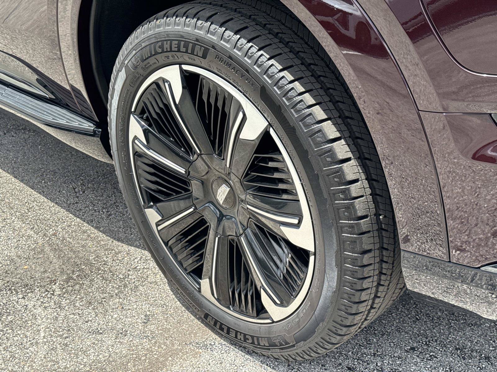 Certified 2025 Cadillac Escalade IQ Sport 2 AWD/4WD image 12