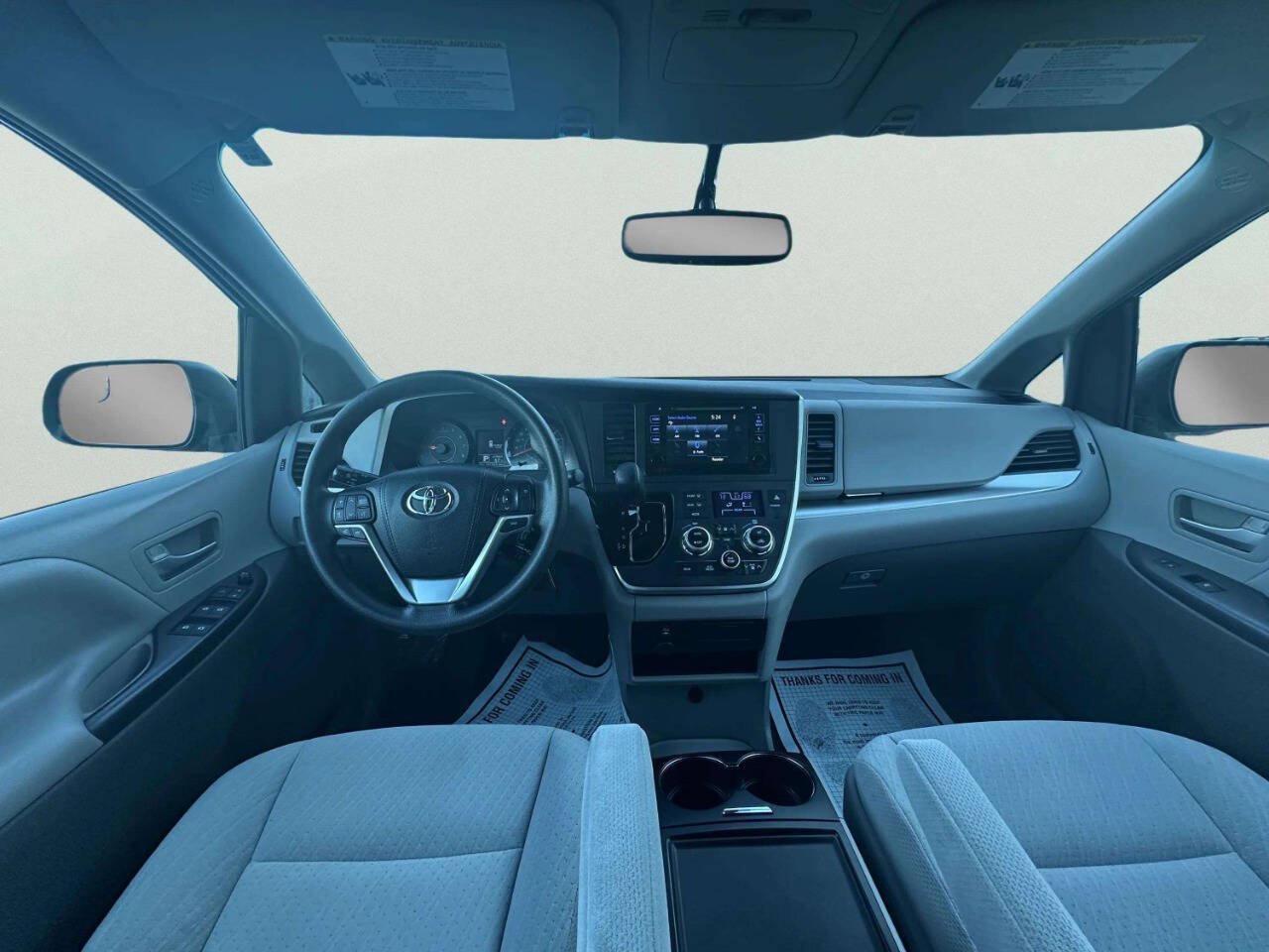 Used 2017 Toyota Sienna LE AWD/4WD image 21