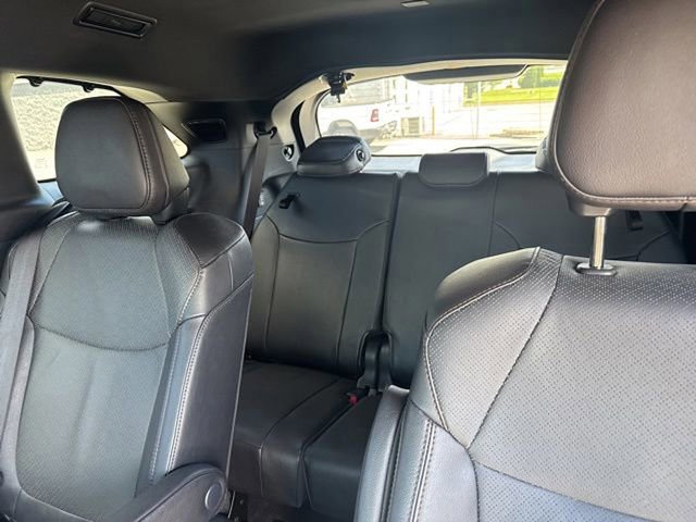 Used 2025 Toyota Sienna Platinum AWD/4WD image 13