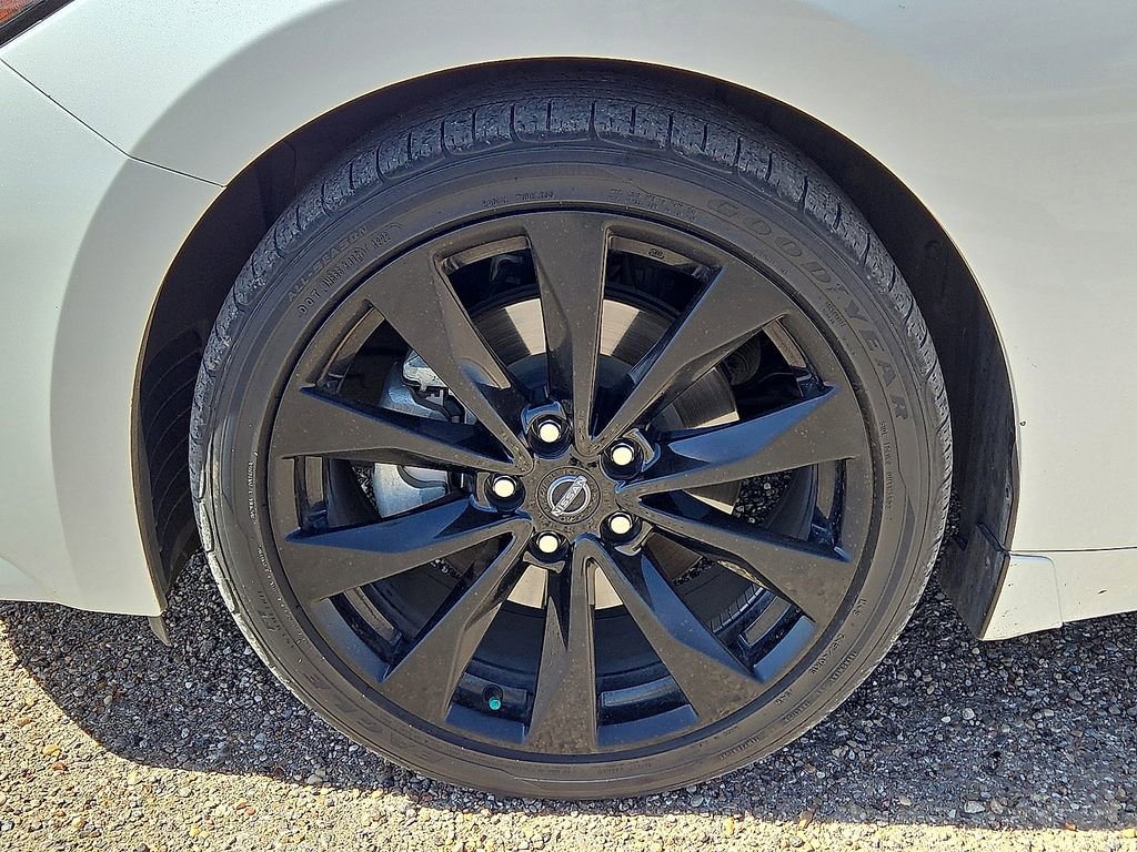 Used 2023 Nissan Maxima SR w/ Sport Mat Group image 10