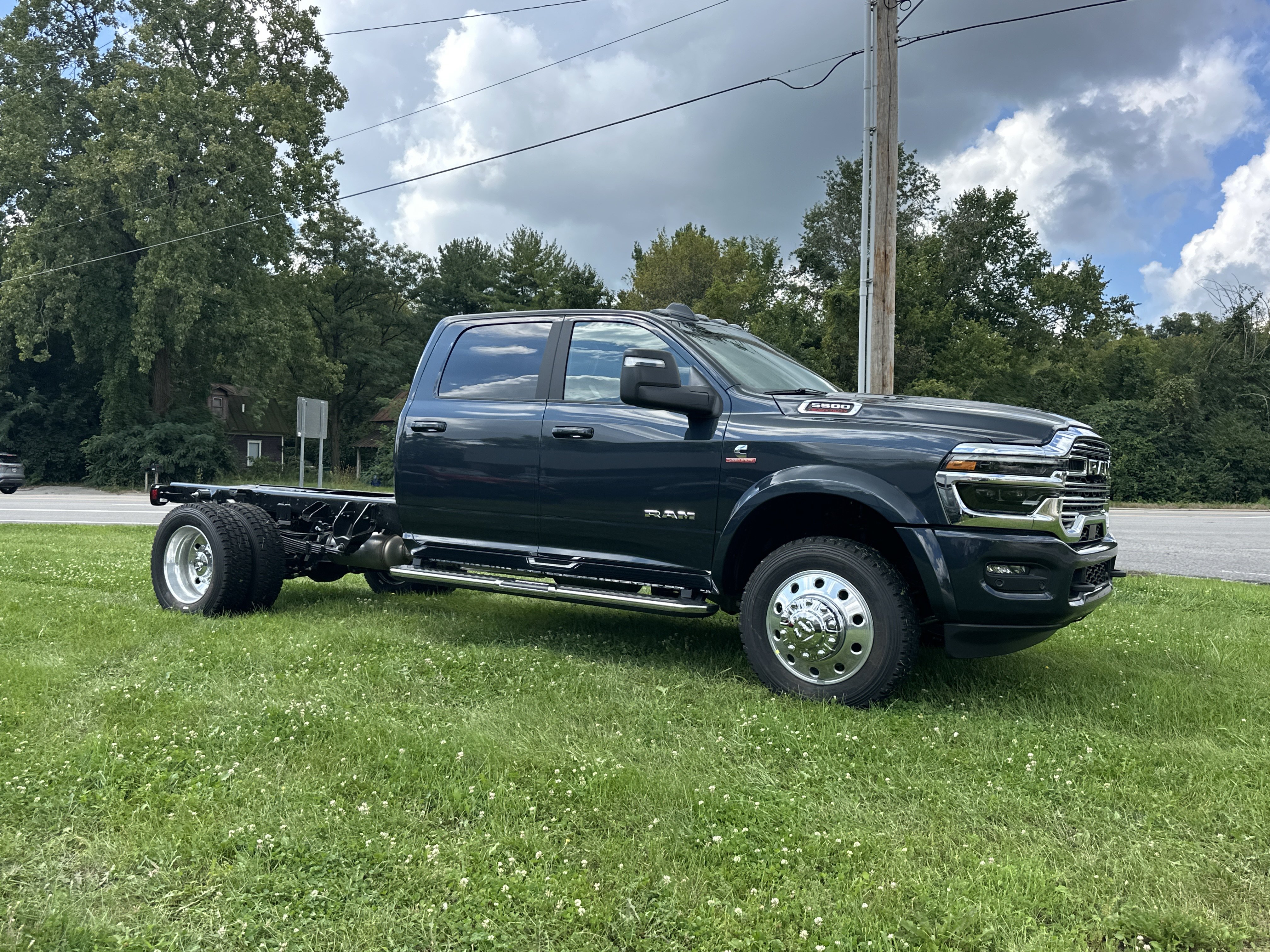 New 2027 RAM 5500 4x4 Crew Cab w/ Laramie Trim Package image 20