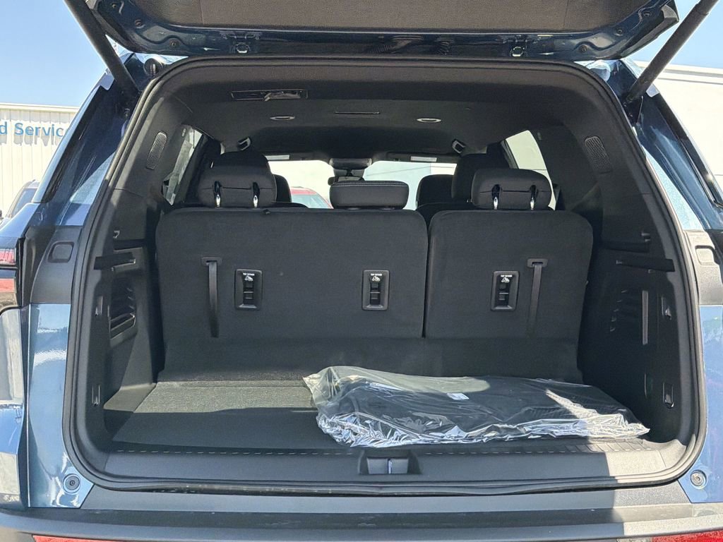 New 2026 Chevrolet Traverse LT FWD image 18