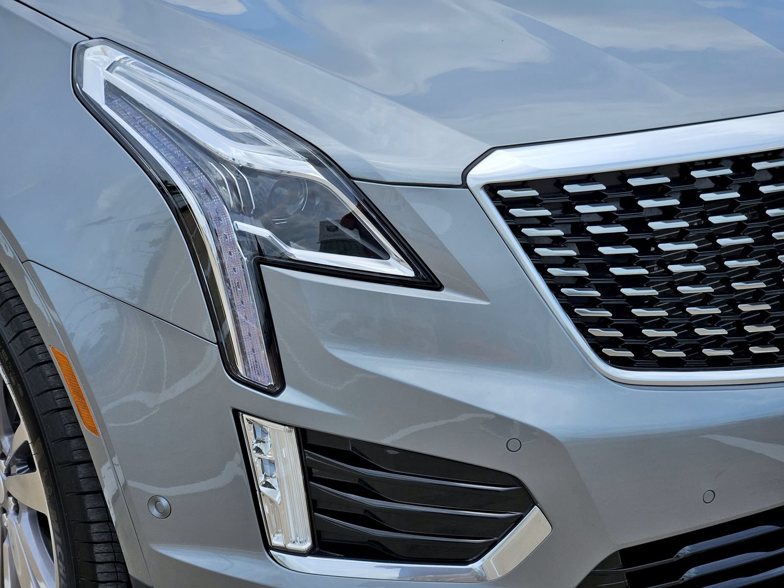 New 2026 Cadillac XT5 Premium Luxury w/ Driver Assist Package FWD image 9