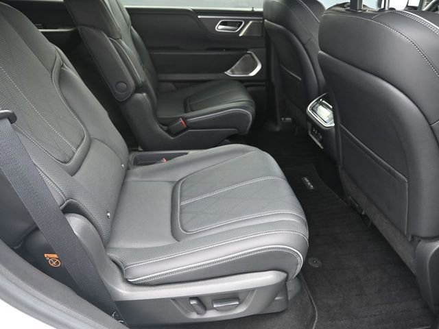 Used 2025 INFINITI QX80 Sensory image 41