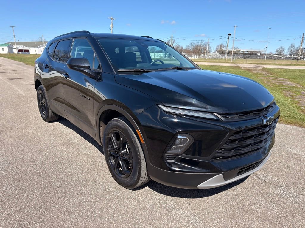 Used 2023 Chevrolet Blazer LT w/ Midnight/Sport Edition image 2