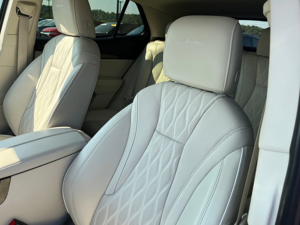 Used 2023 Buick Envision Avenir AWD/4WD image 12