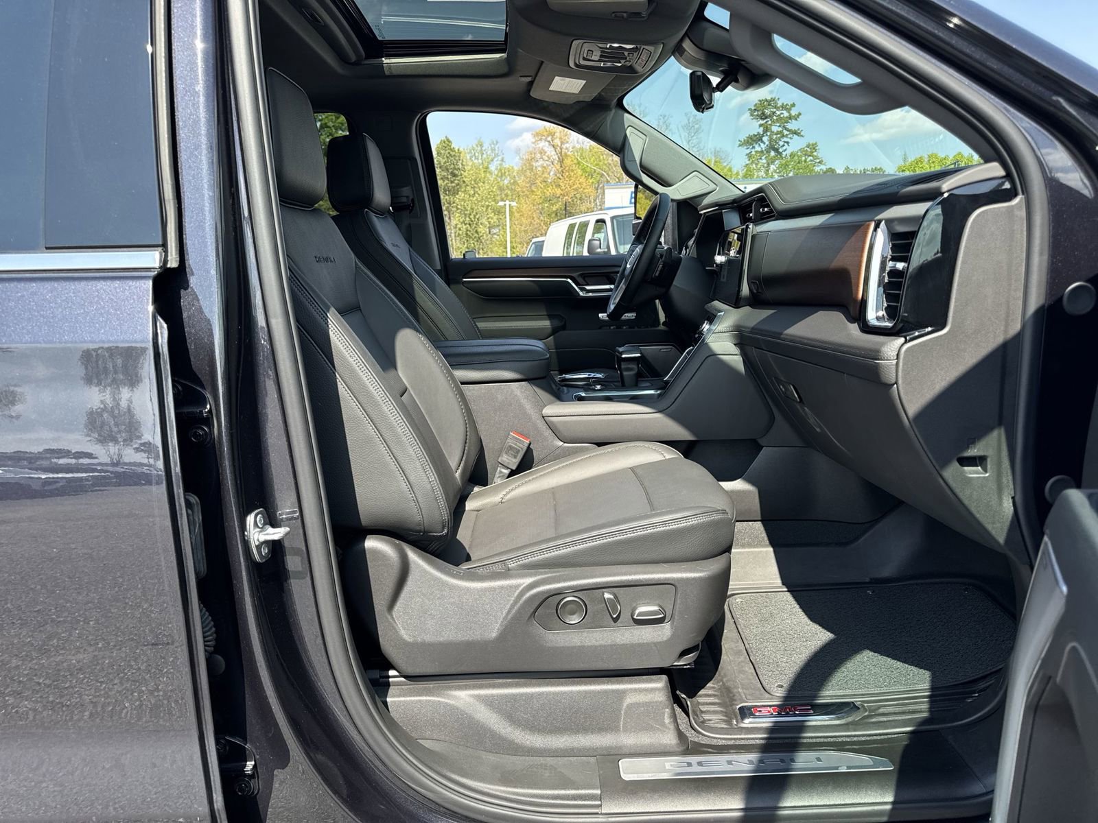 Certified 2025 GMC Sierra 1500 Denali w/ Denali Reserve Package image 33