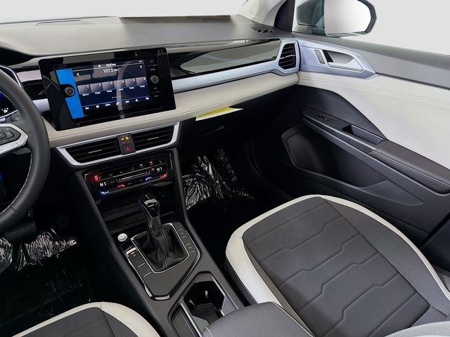 New 2026 Volkswagen Taos SE image 24
