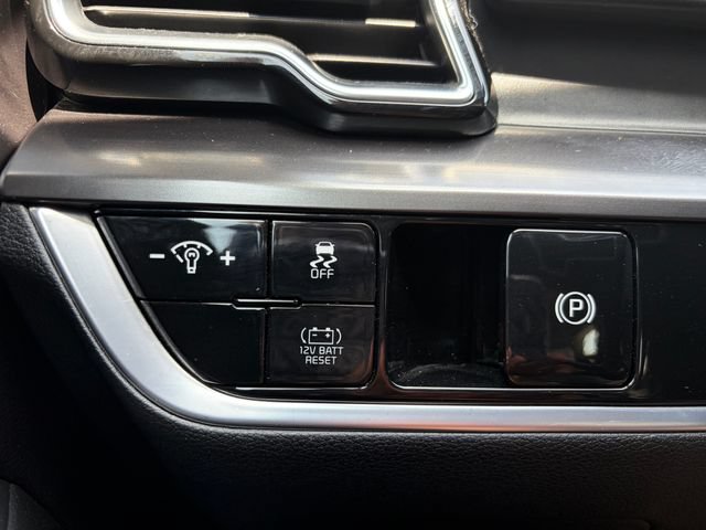 Used 2023 Kia Sportage EX AWD/4WD image 19