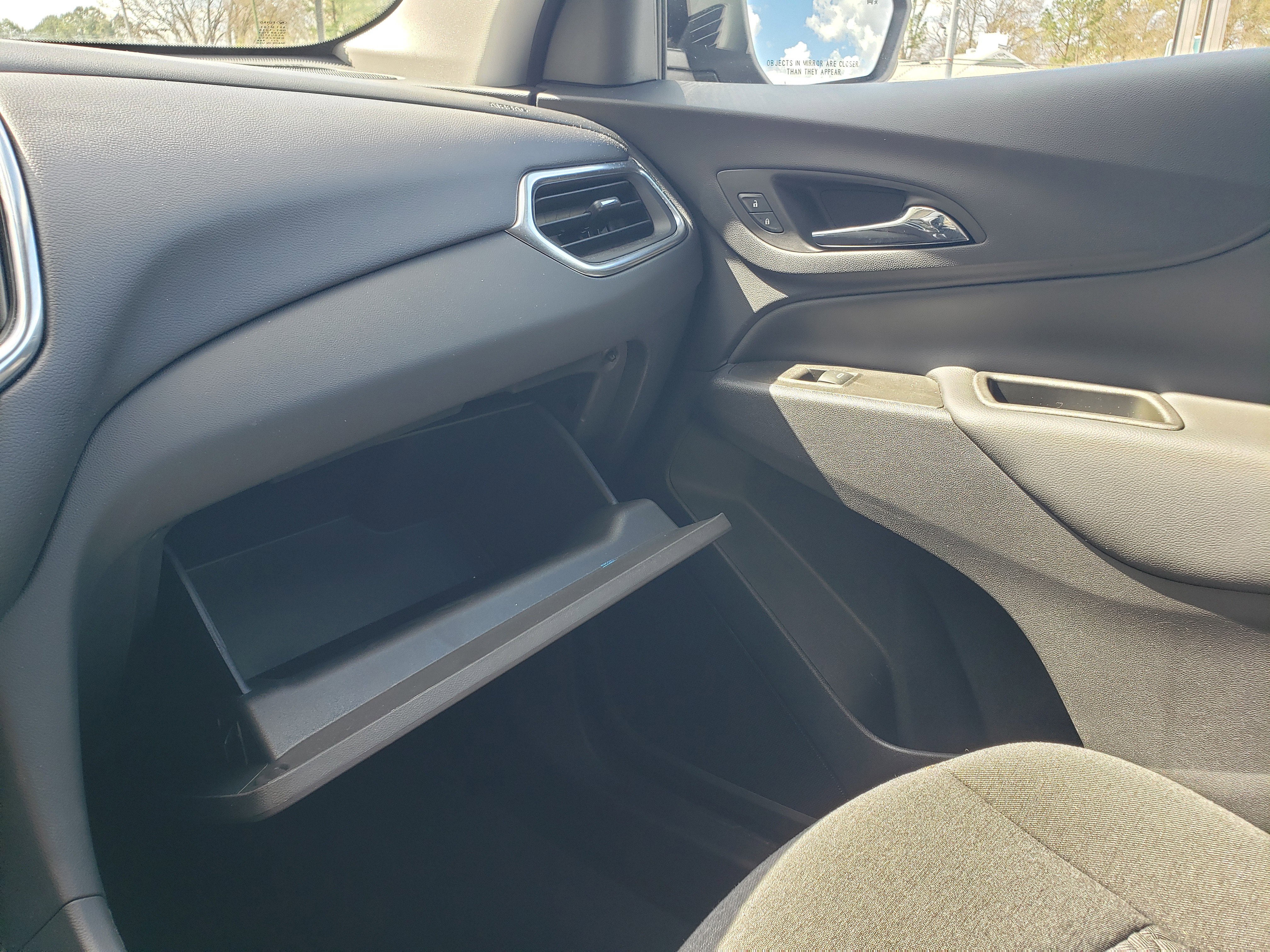 Used 2022 Chevrolet Equinox LT w/ Driver Convenience Package image 19