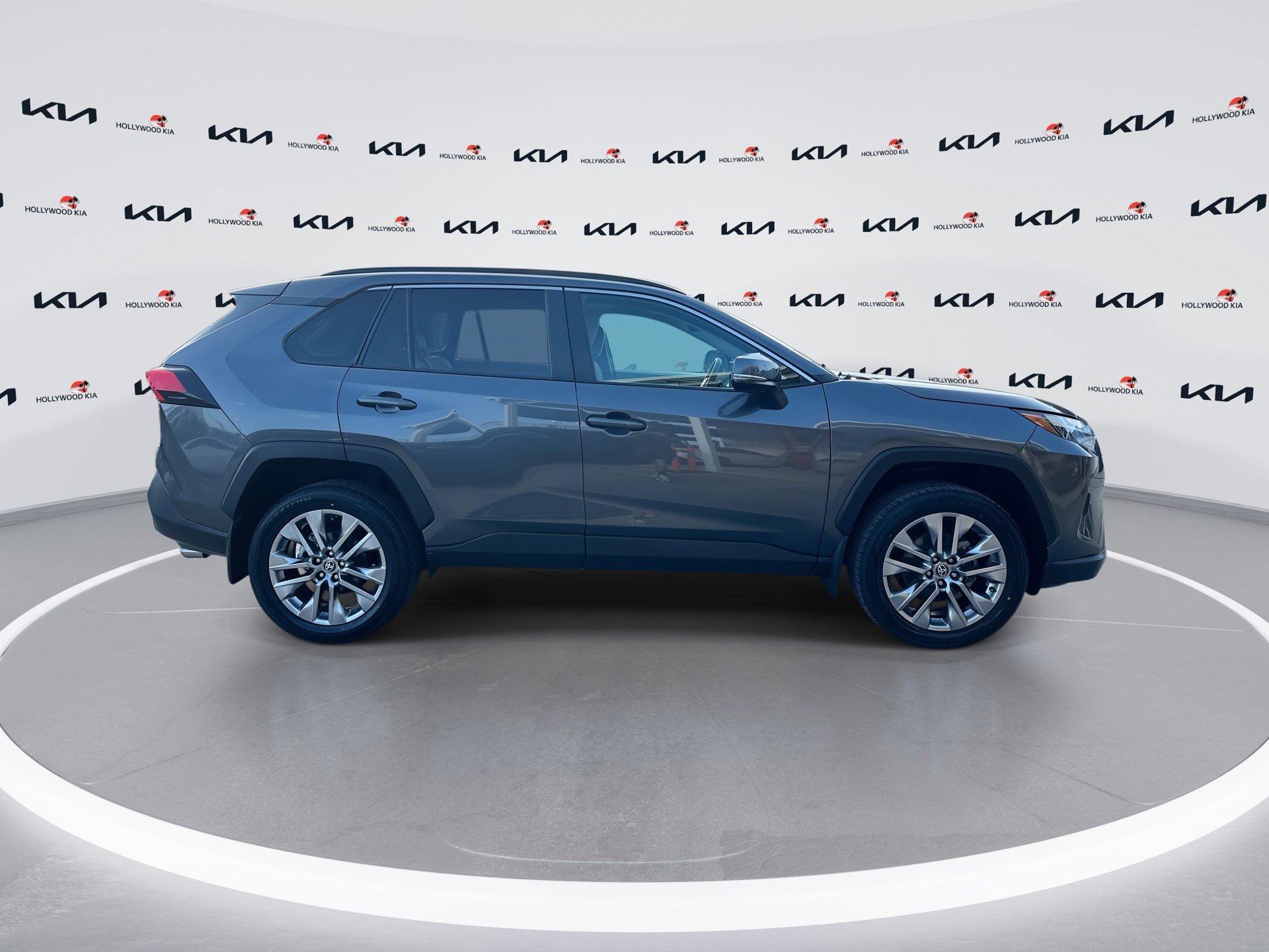 Used 2024 Toyota RAV4 XLE Premium FWD image 9
