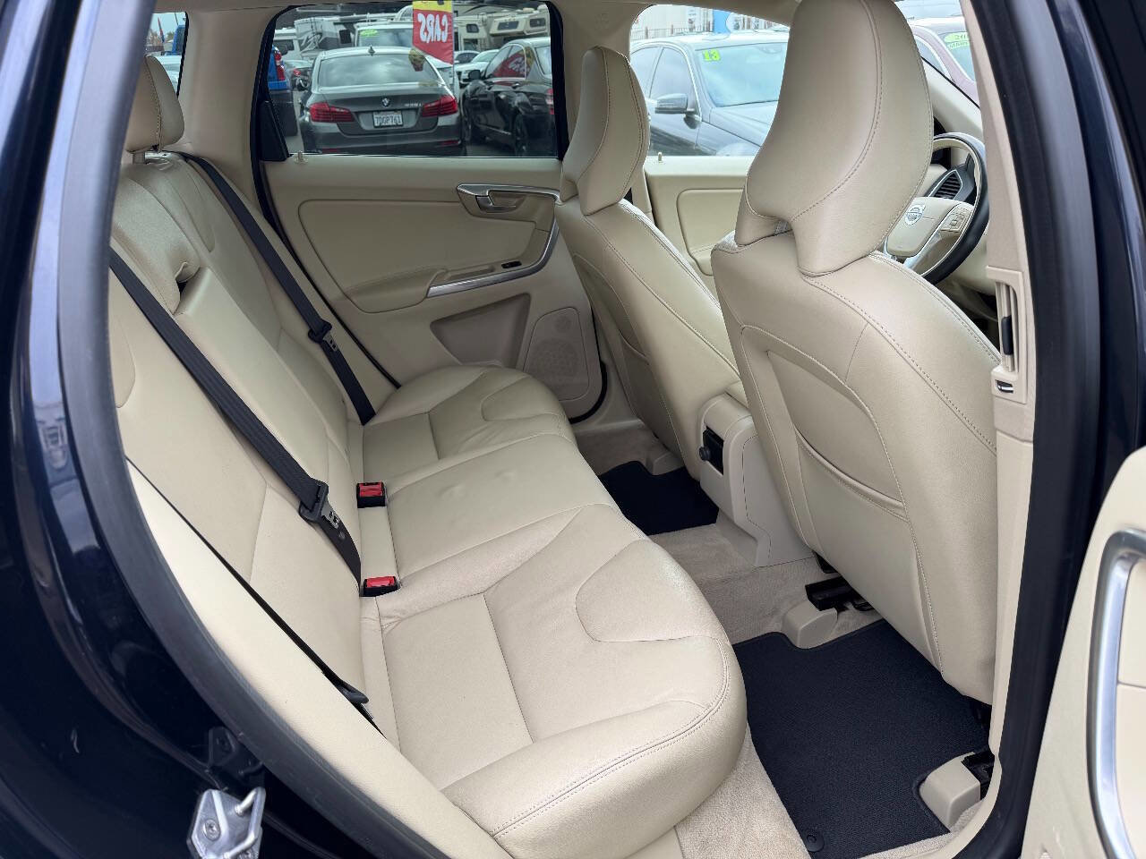 Used 2016 Volvo XC60 T5 Platinum image 17