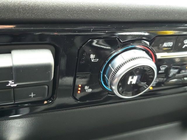 Used 2025 GMC Sierra 1500 Elevation w/ Preferred Package image 18