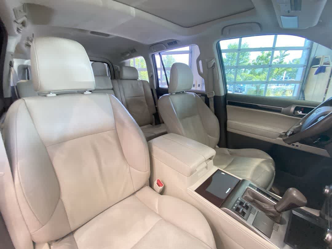 Used 2016 Lexus GX 460 w/ Premium Package AWD/4WD image 27