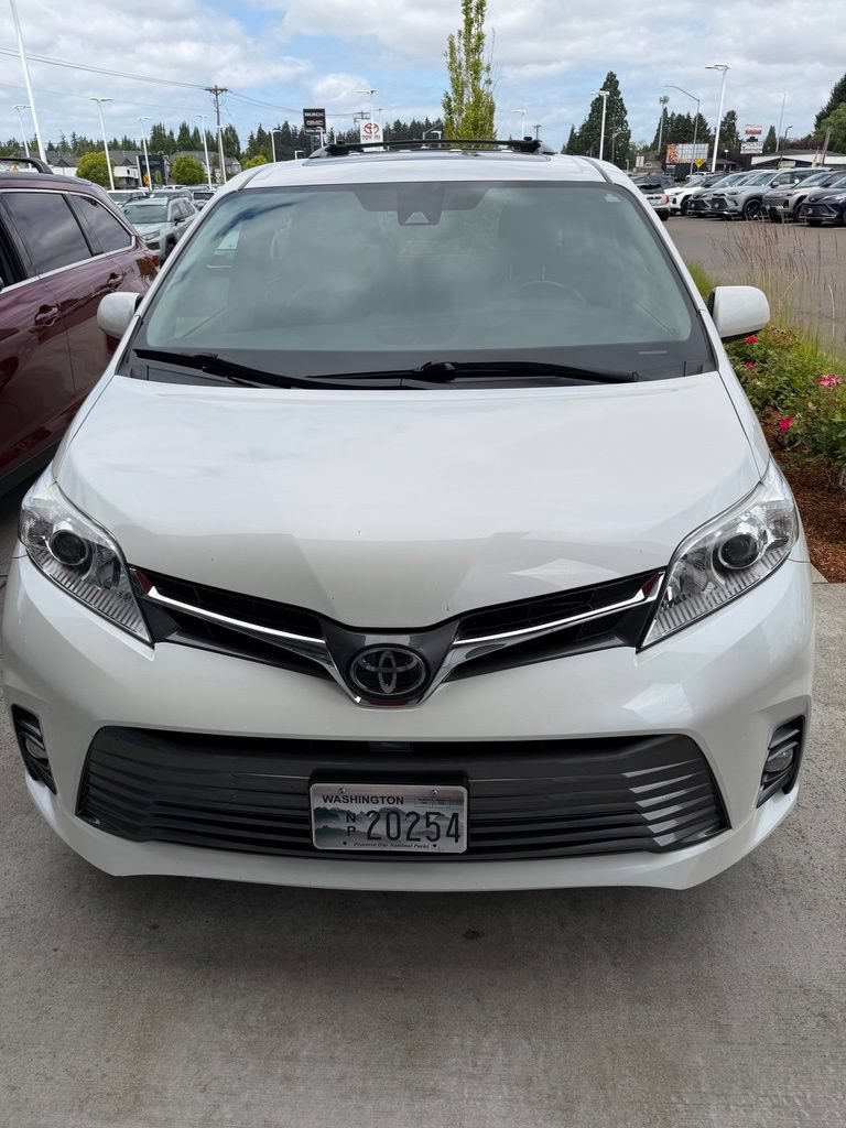 Certified 2018 Toyota Sienna XLE w/ XLE Navigation Package FWD image 1