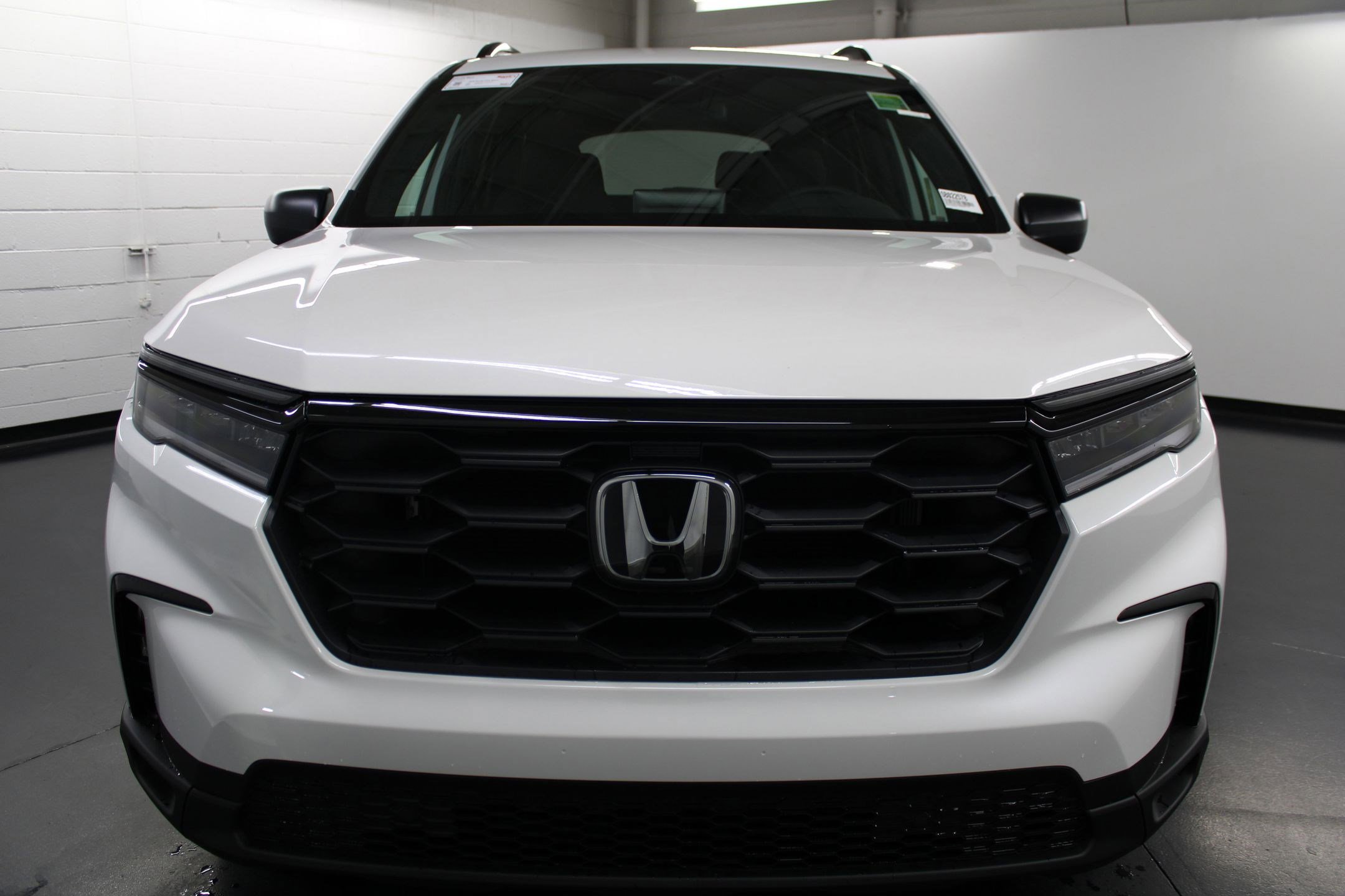 New 2025 Honda Pilot Sport image 6