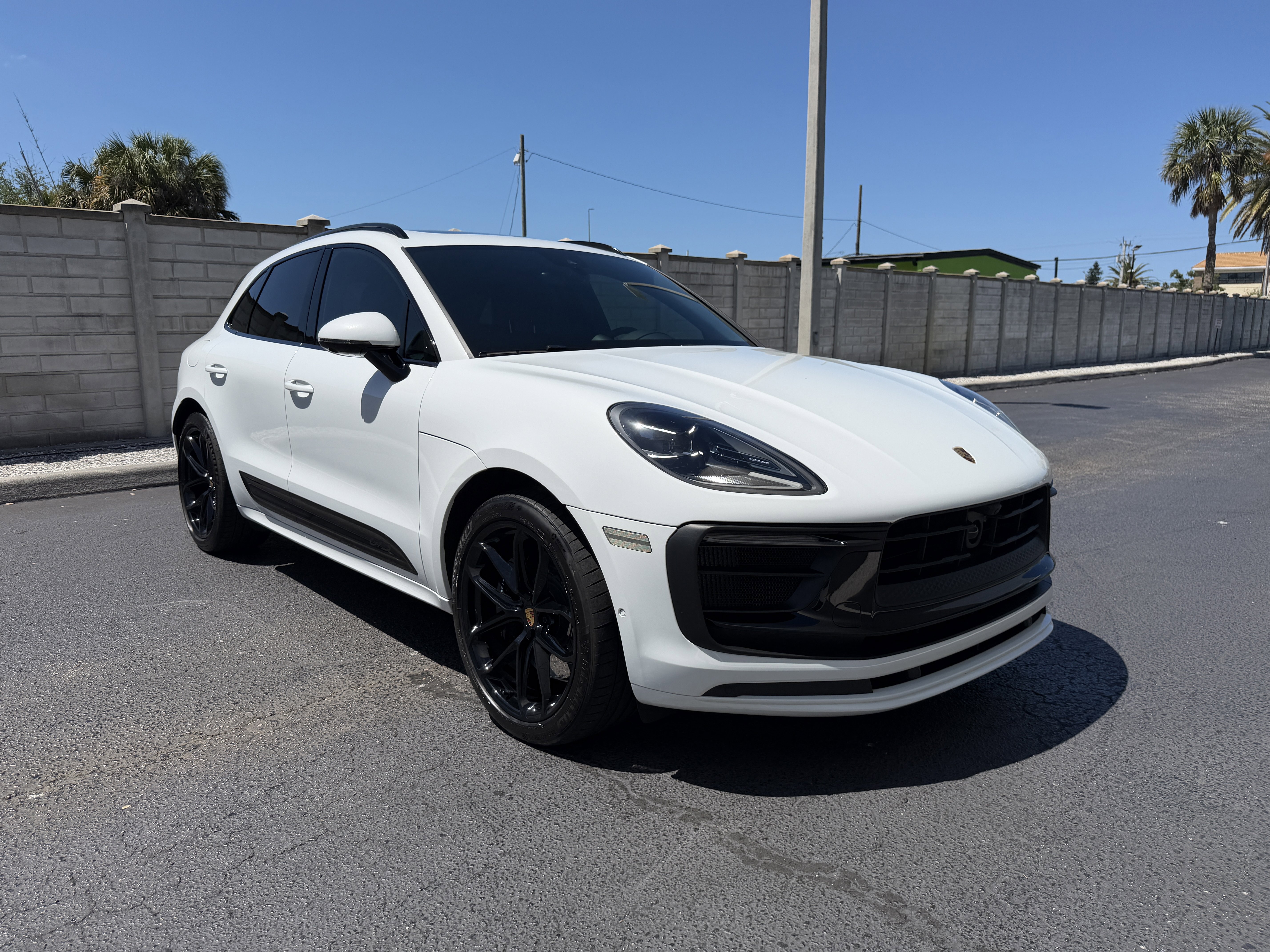 Certified 2025 Porsche Macan GTS image 8
