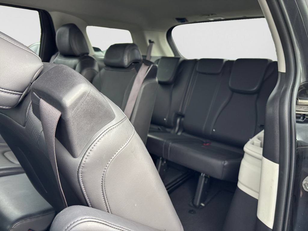 Used 2024 Kia Carnival LX FWD image 41