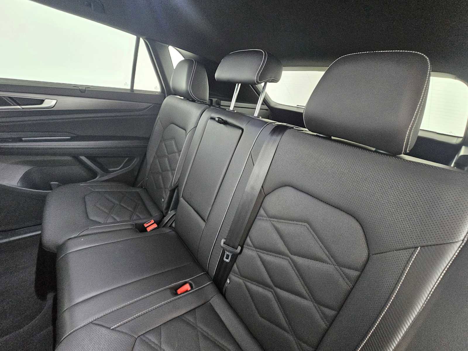 Used 2025 Volkswagen Atlas Cross Sport SE image 17