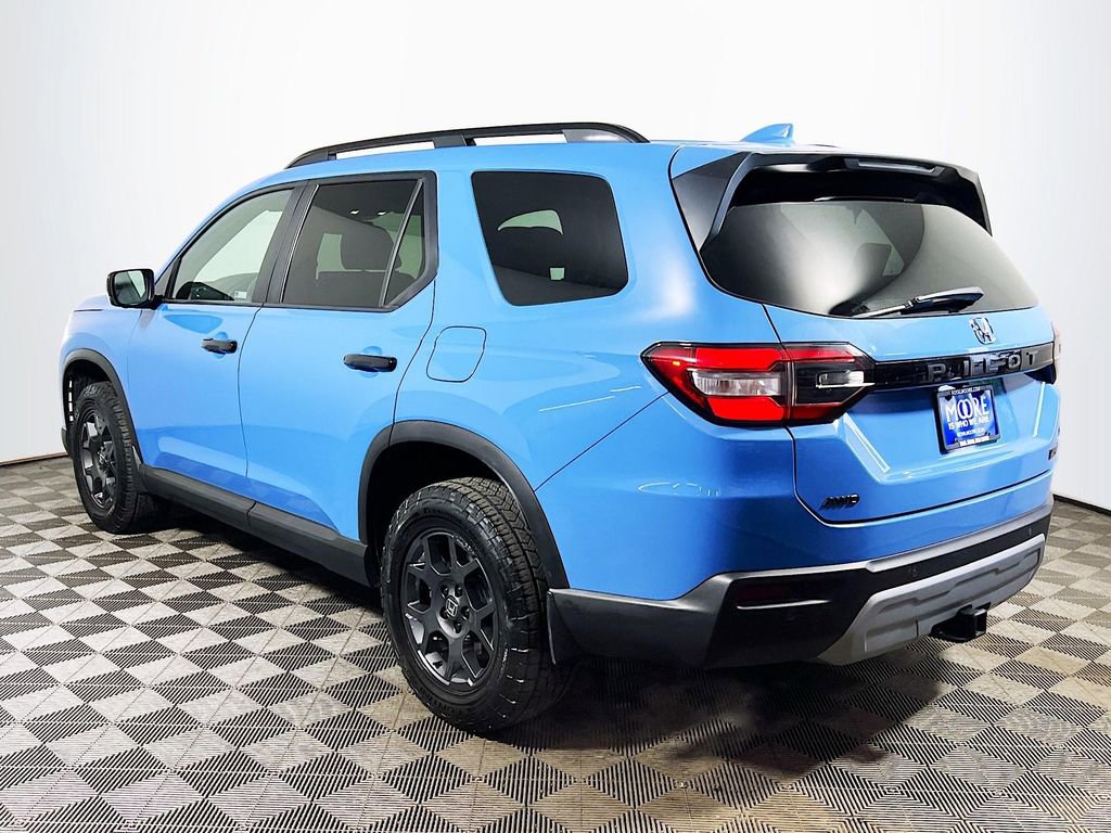 Used 2025 Honda Pilot TrailSport image 6