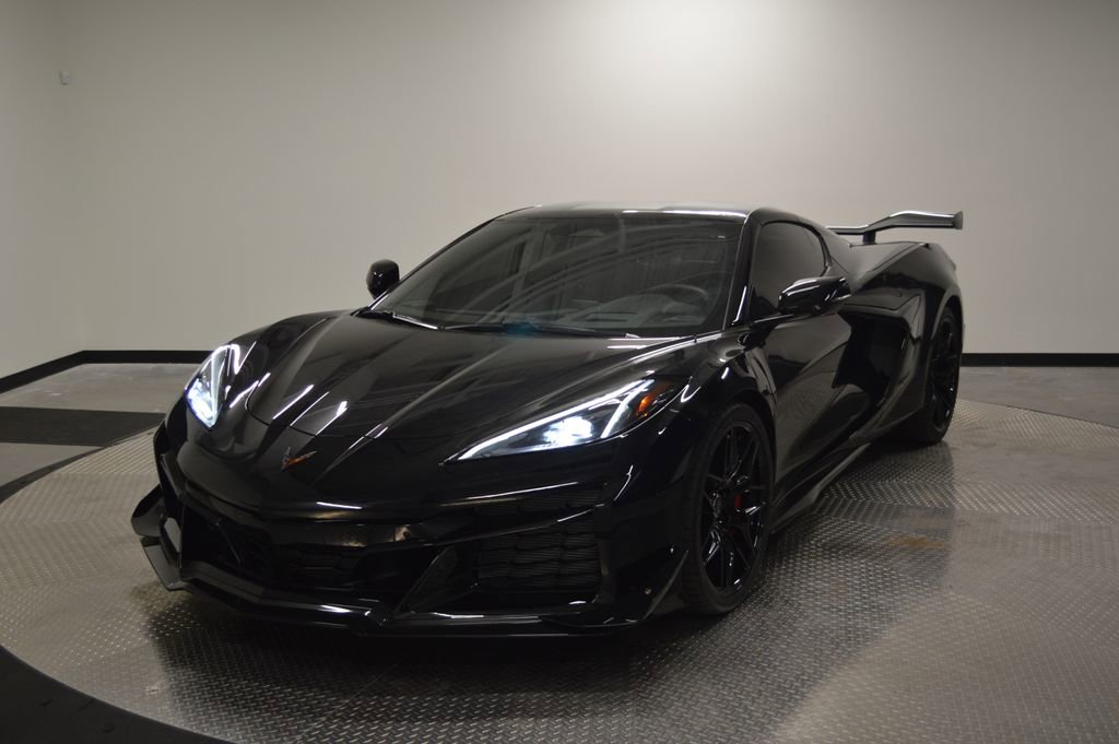 Used 2025 Chevrolet Corvette Z06 w/ Z07 Performance Package image 1