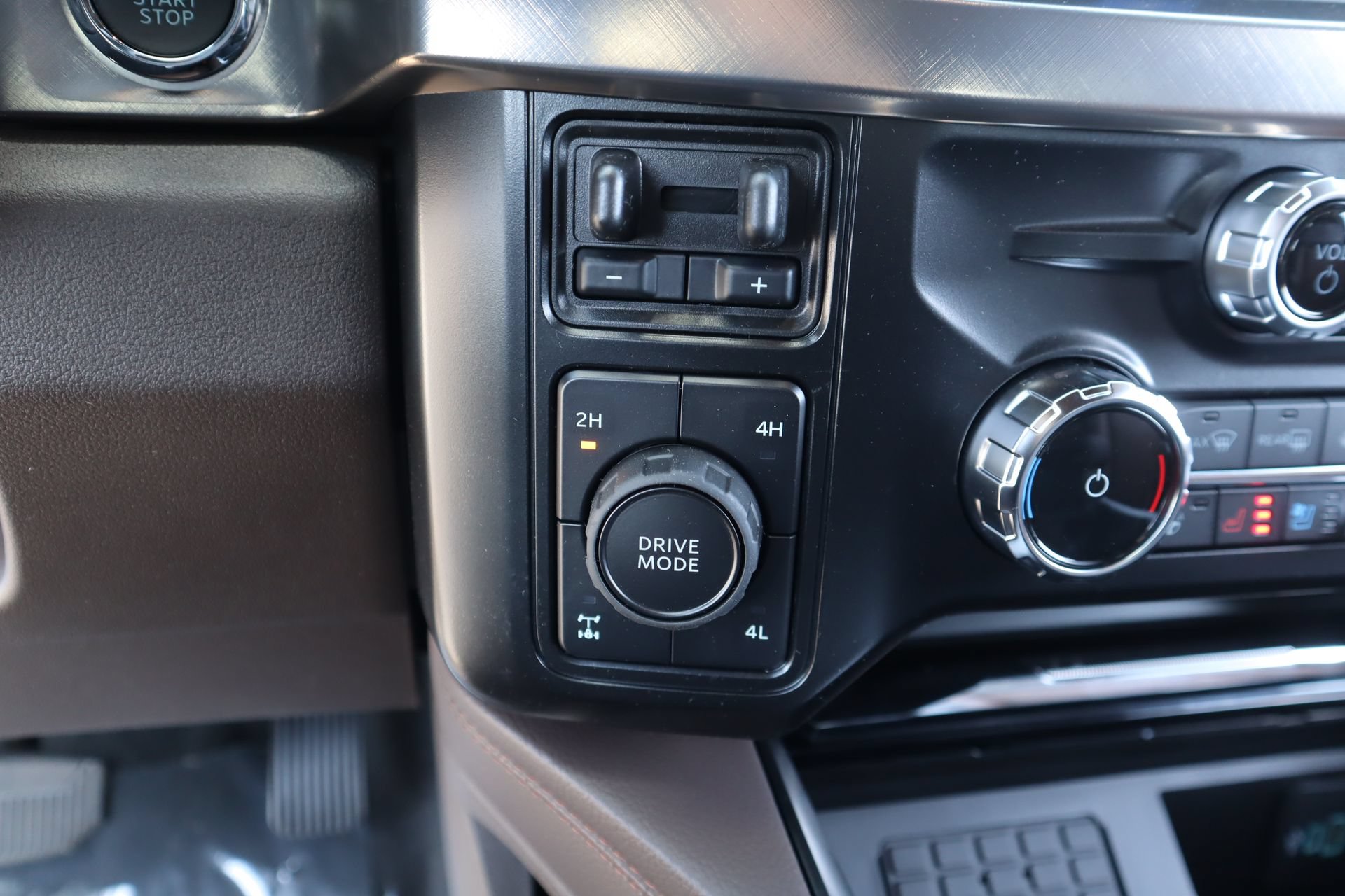 New 2026 Ford F250 King Ranch w/ Chrome Package AWD/4WD image 9