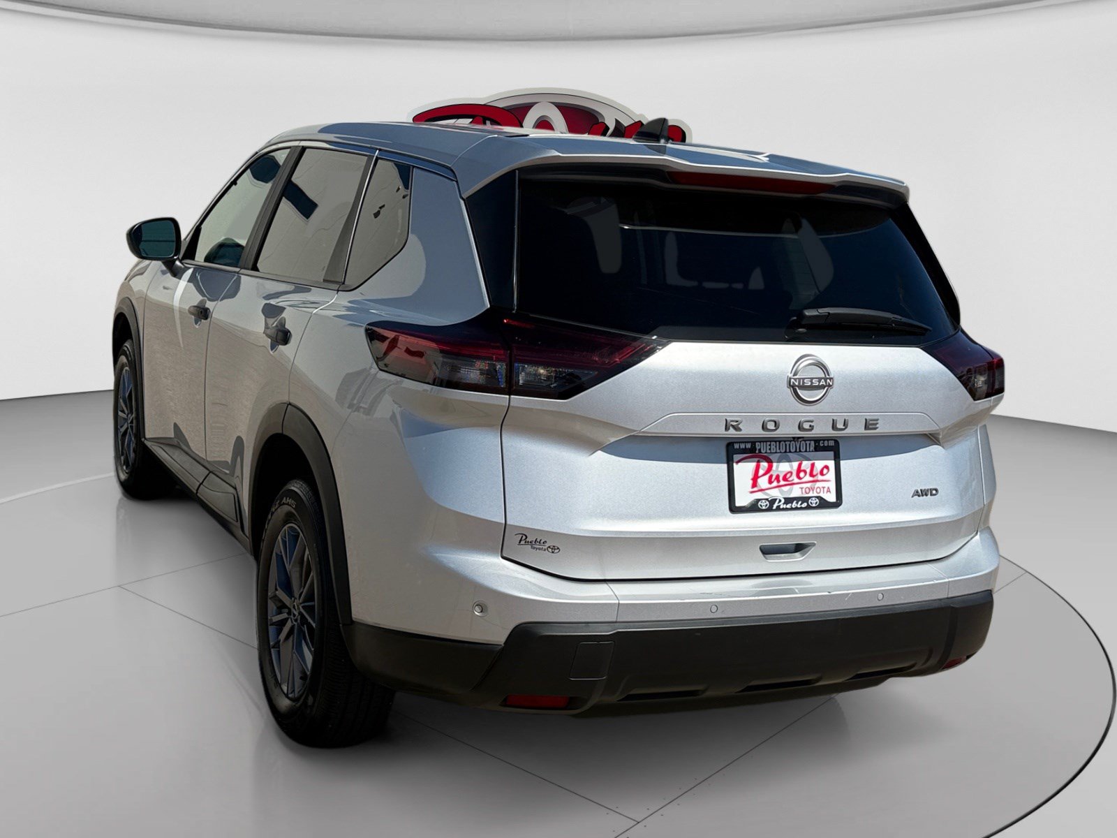 Used 2024 Nissan Rogue S AWD/4WD image 3