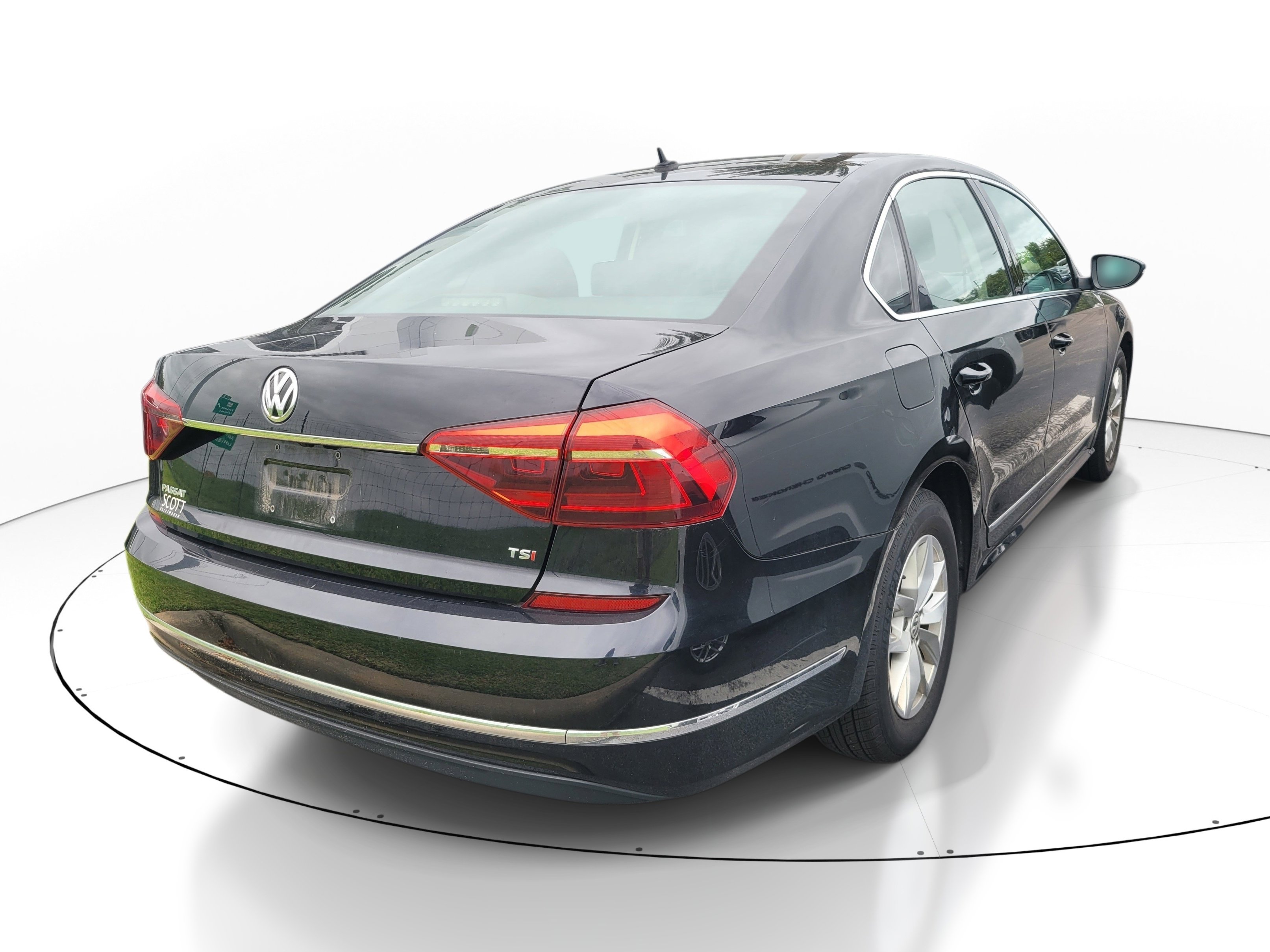 Used 2017 Volkswagen Passat 1.8T S FWD image 4