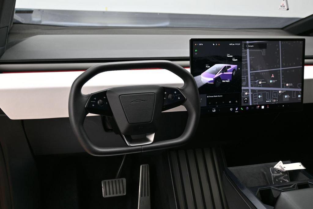Used 2024 Tesla Cybertruck AWD Crew Cab image 35