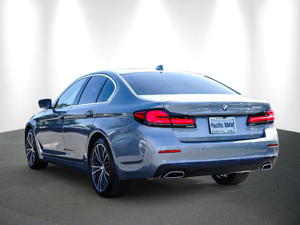 Certified 2023 BMW 540i w/ Convenience Package RWD image 4