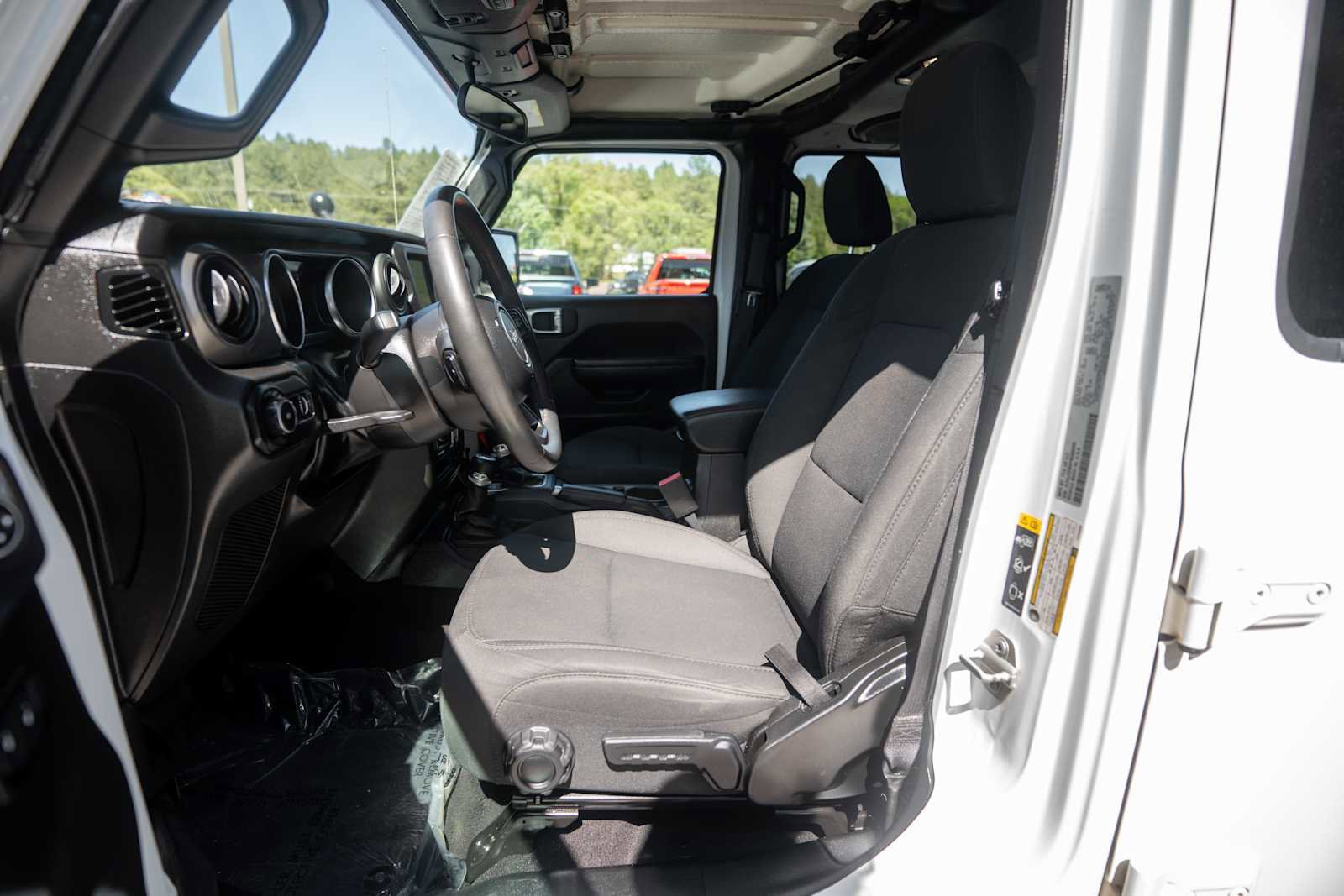 Used 2023 Jeep Wrangler Unlimited Sport AWD/4WD image 9