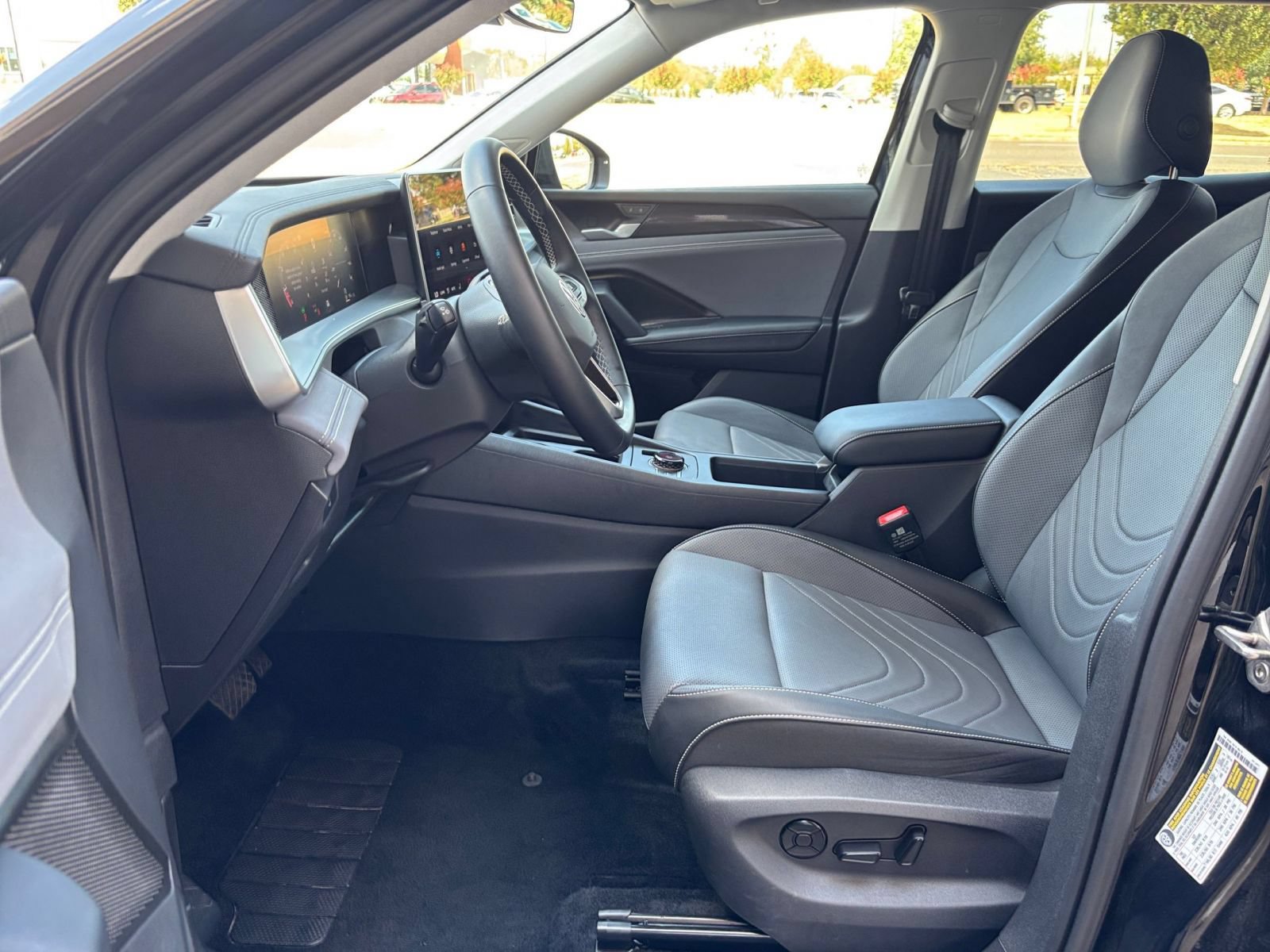 Used 2026 Volkswagen Tiguan SE AWD/4WD image 28