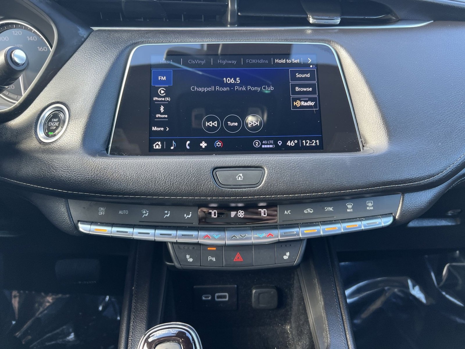 Used 2022 Cadillac XT4 Luxury w/ Cold Weather Package image 18
