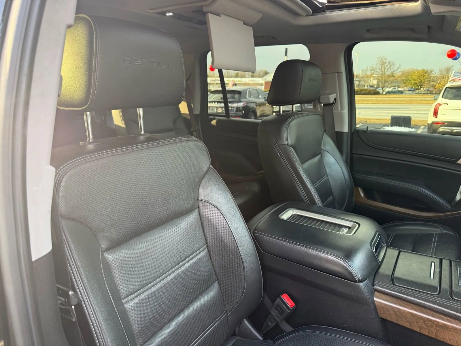 Used 2019 GMC Yukon Denali w/ Denali Ultimate Package AWD/4WD image 56