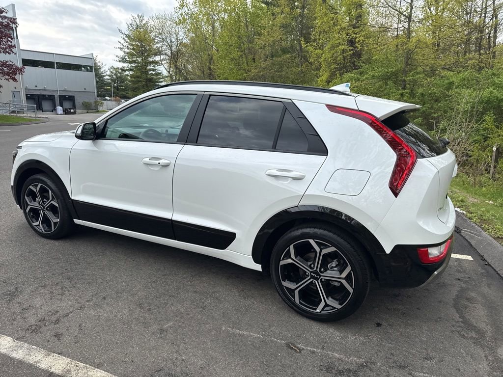 Used 2025 Kia Niro EX Touring FWD image 27