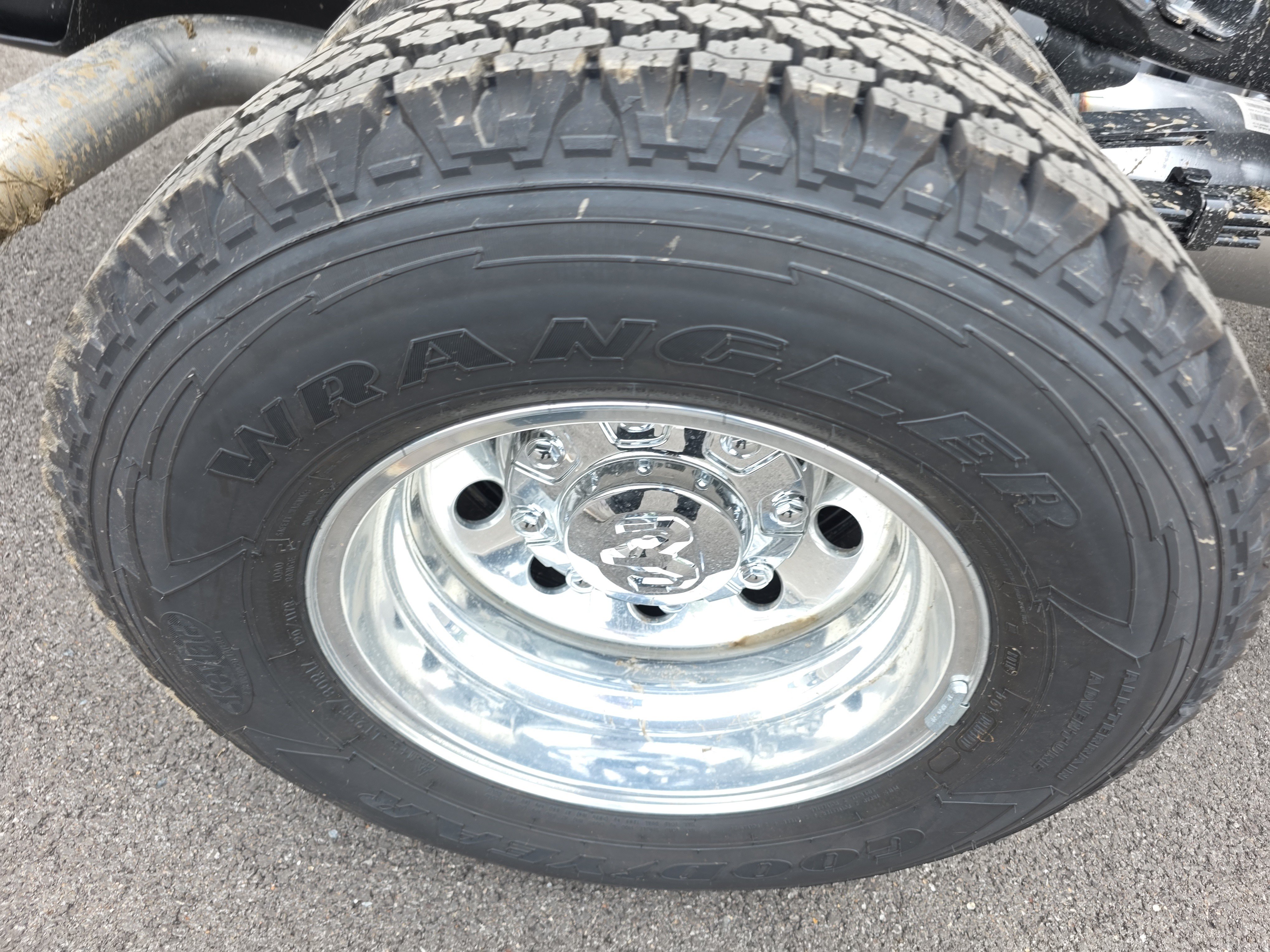 New 2027 RAM 3500 4x4 Crew Cab DRW image 32