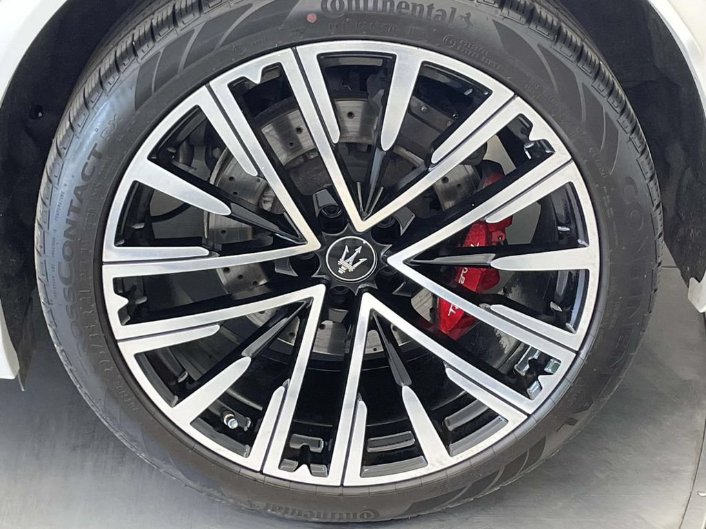 Used 2024 Maserati Grecale Trofeo AWD/4WD image 12