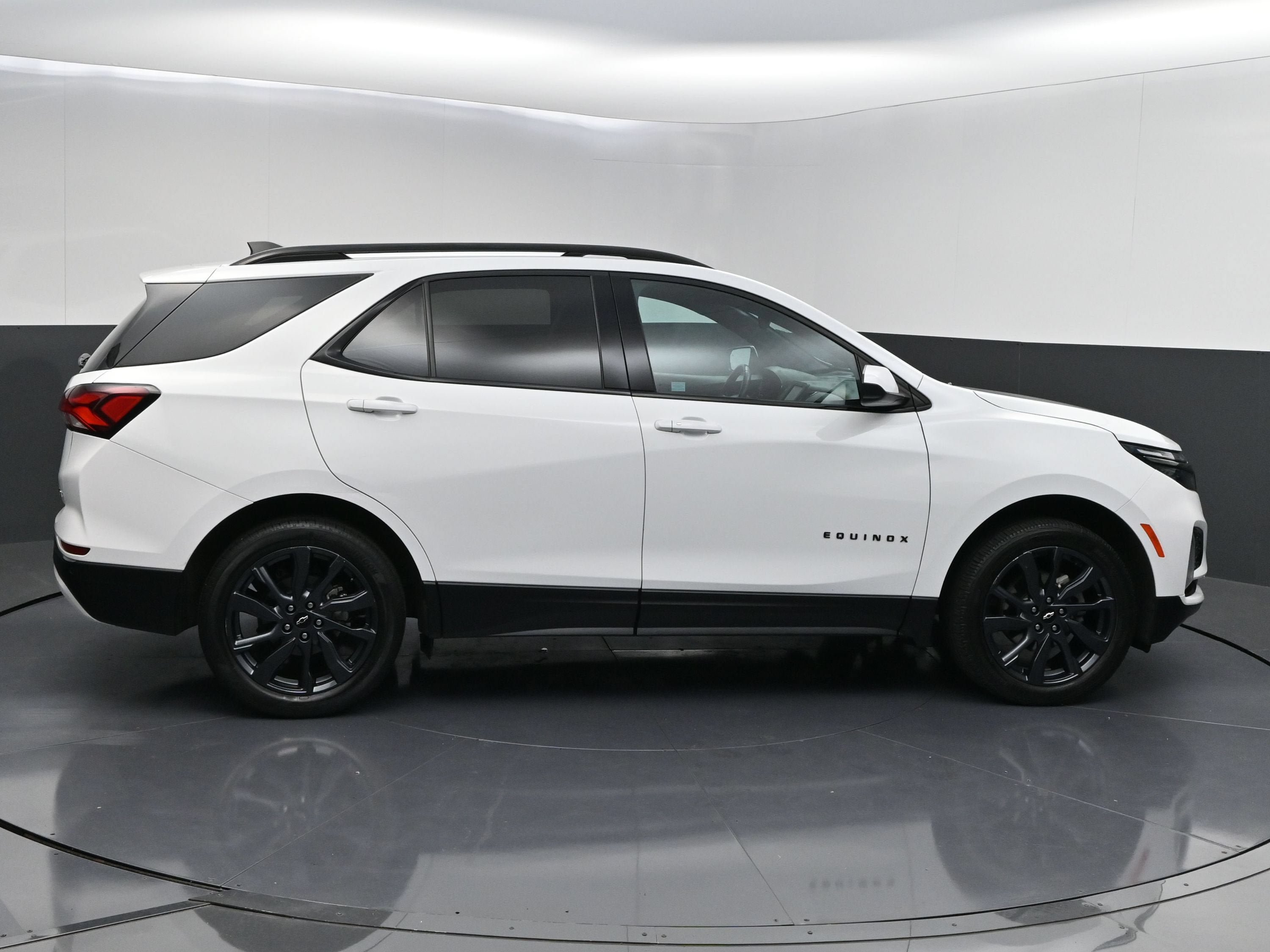 Certified 2022 Chevrolet Equinox RS AWD/4WD image 9