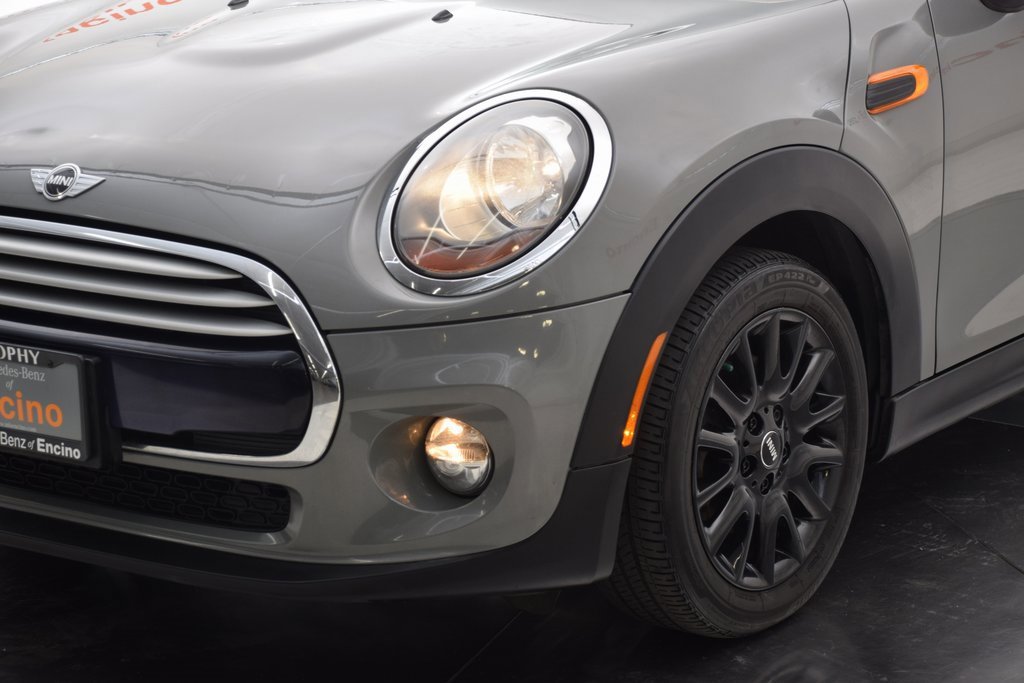 Used 2015 MINI Cooper 4-Door Hardtop image 11