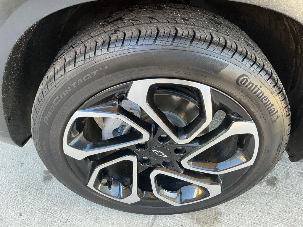 Used 2025 Chevrolet Trax RS w/ Driver Confidence Package image 9