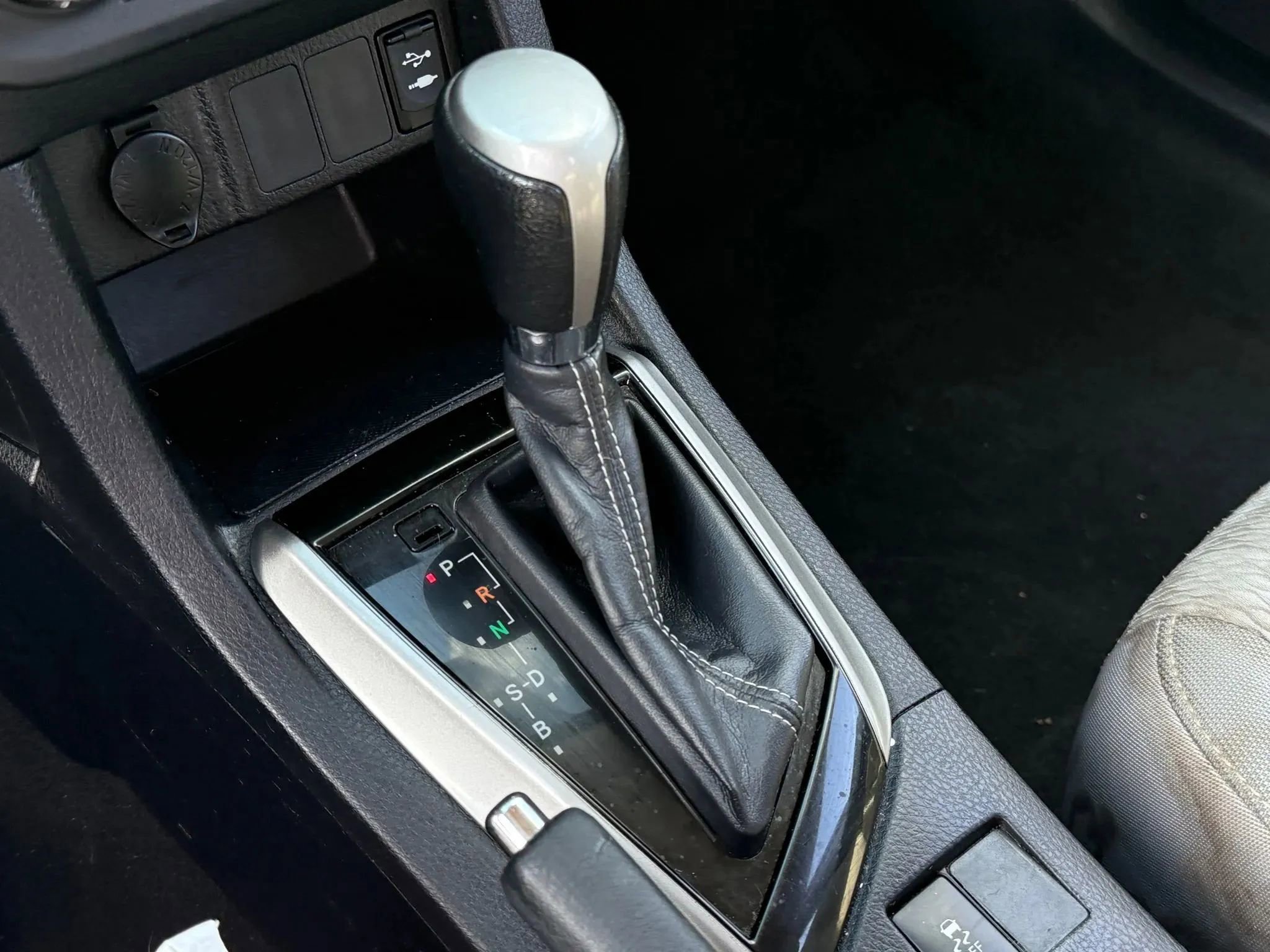 Used 2016 Toyota Corolla L image 25