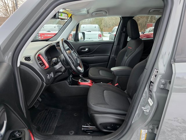 Used 2020 Jeep Renegade Trailhawk w/ Cold Weather Group image 16
