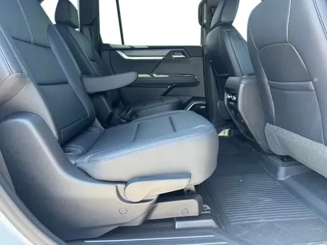 New 2026 GMC Acadia Elevation w/ Black Edition FWD image 16