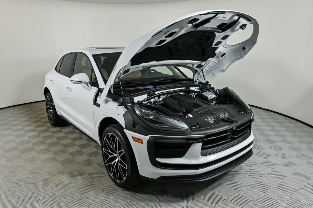 New 2026 Porsche Macan image 34