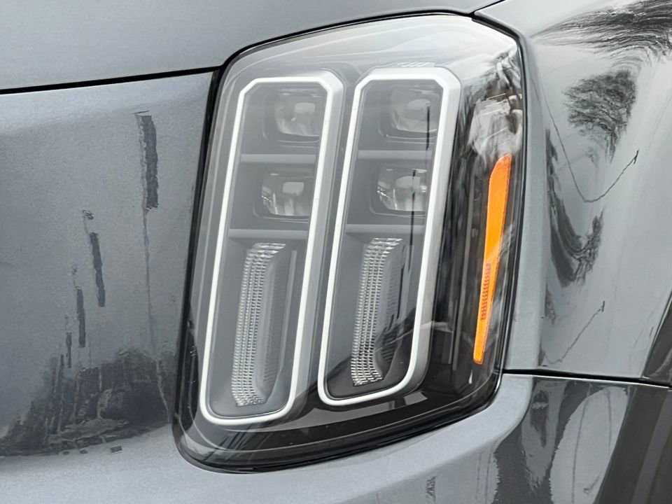 Used 2023 Kia Telluride SX image 39