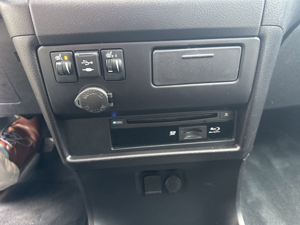 Used 2020 Toyota Sienna Limited Premium w/ Carpet Mat Package image 17