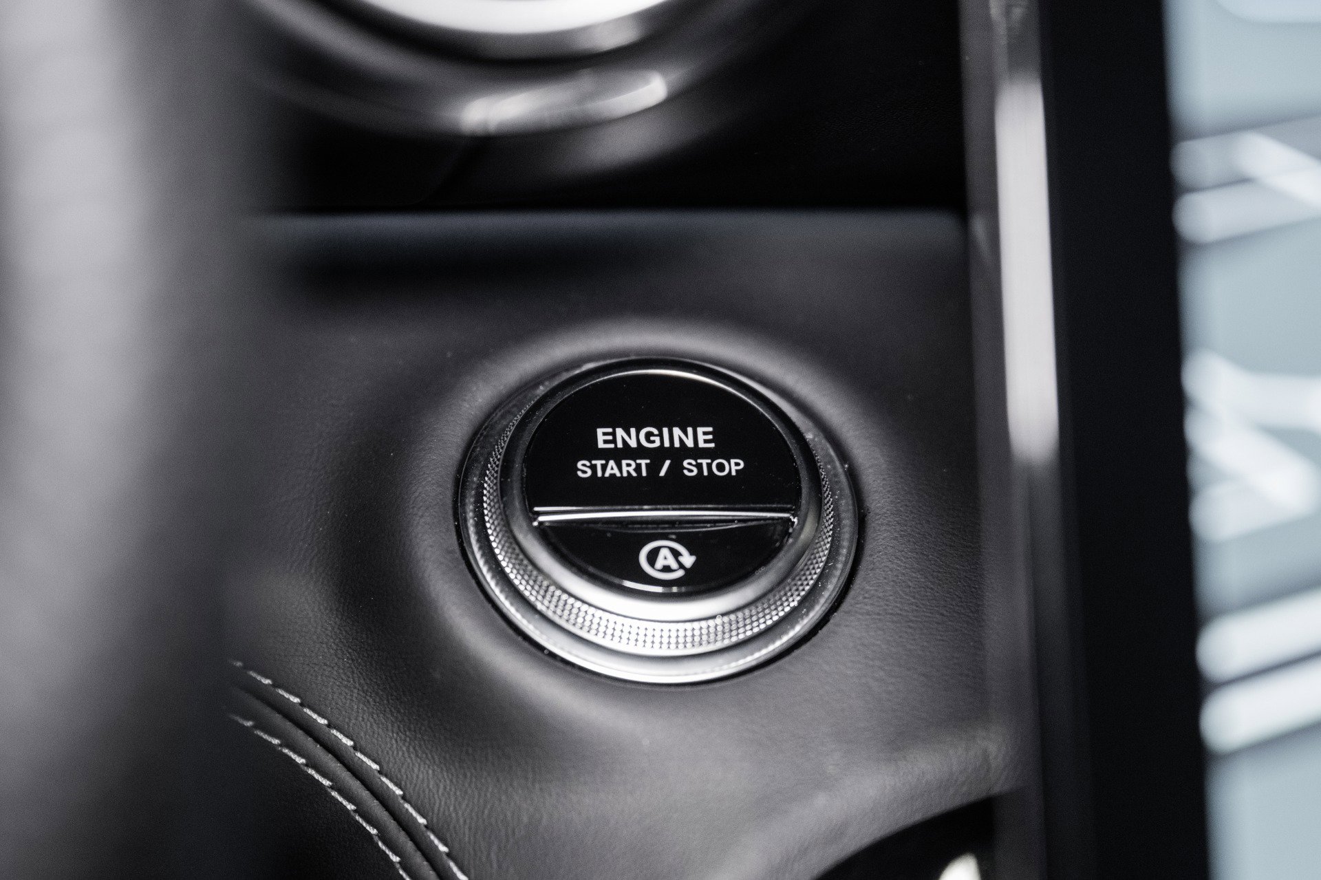 Used 2023 Mercedes-Benz SL 63 AMG 4MATIC image 42