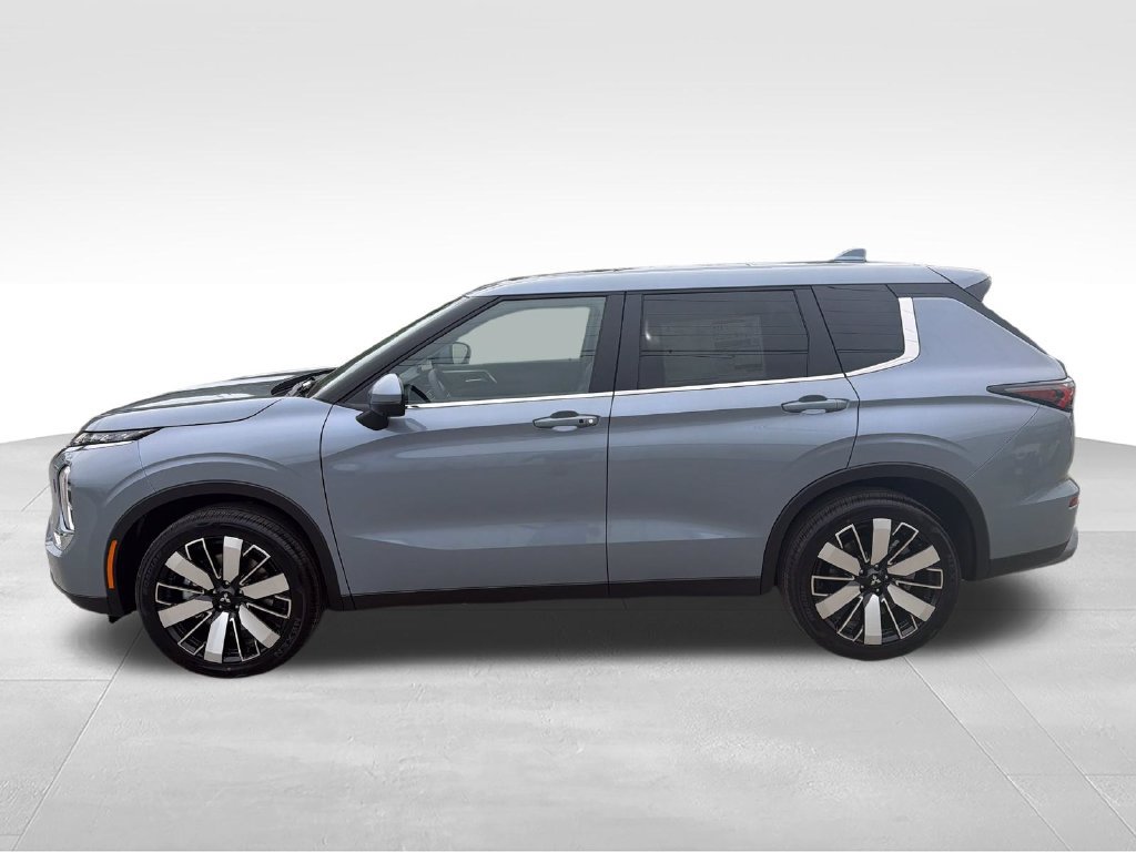 New 2026 Mitsubishi Outlander SE AWD/4WD image 2