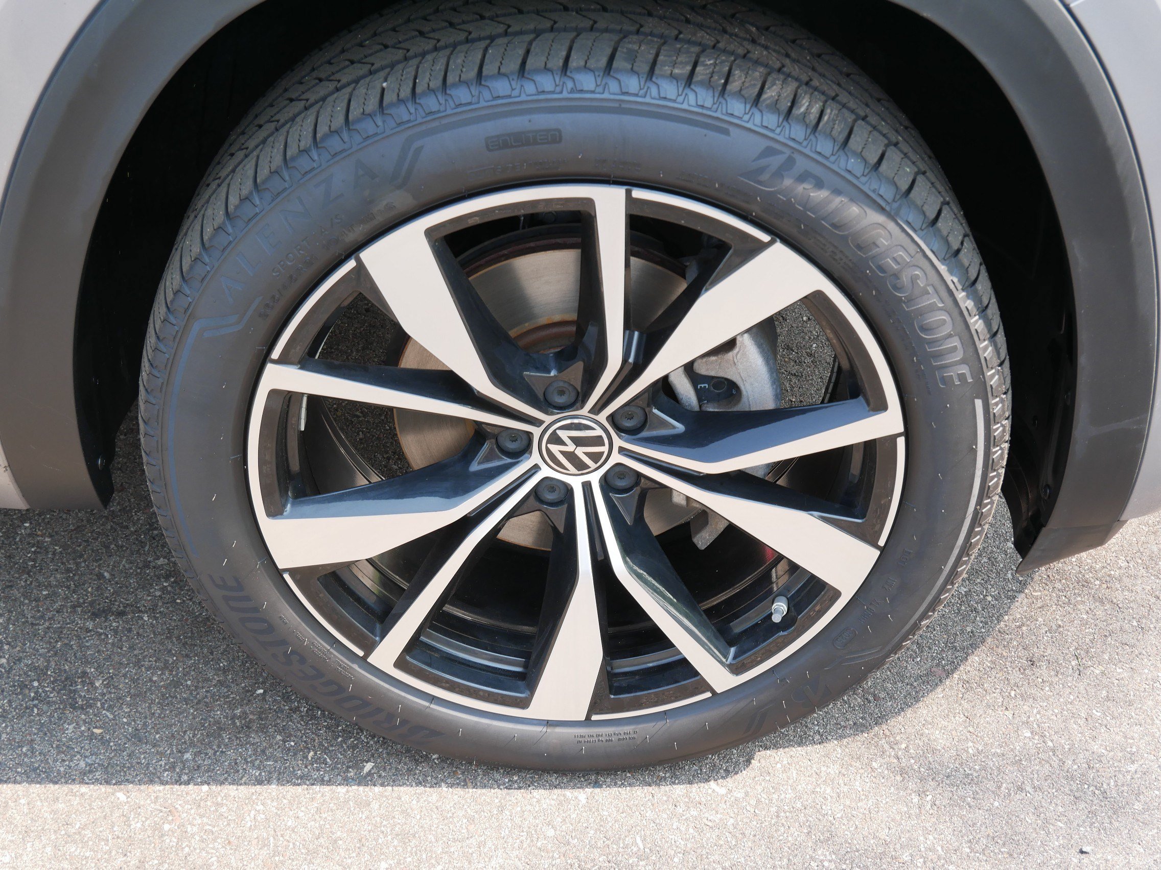 Certified 2026 Volkswagen Atlas SEL Premium R-Line AWD/4WD image 15