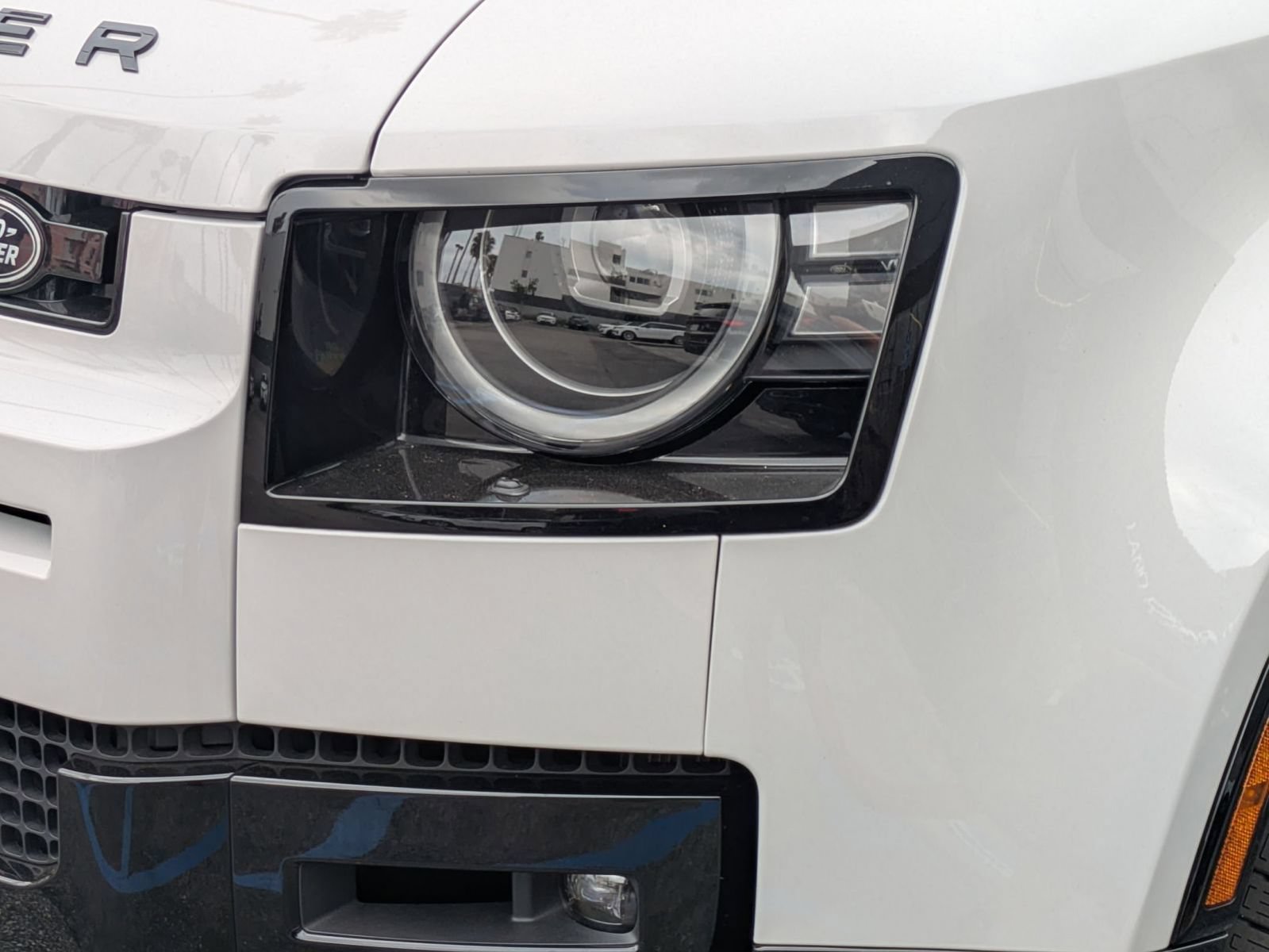 New 2026 Land Rover Defender 110 X-Dynamic SE AWD/4WD image 9